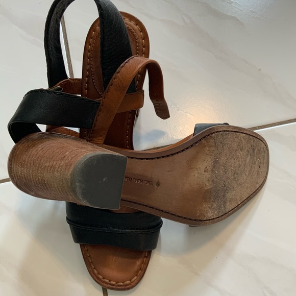 FRYE - 8.5 Block Heel Sandals. EUC - Picture 2 of 11
